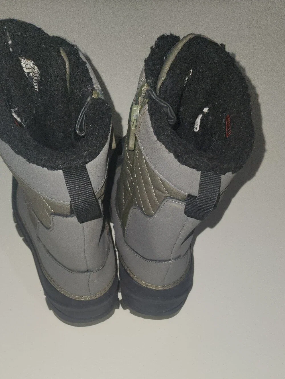 Gray/Green Quilted Winter Boots Size 1 Little Boys